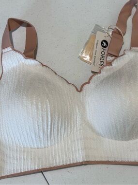 Forlest Seamless White & Pink Wireless Comfort Bra